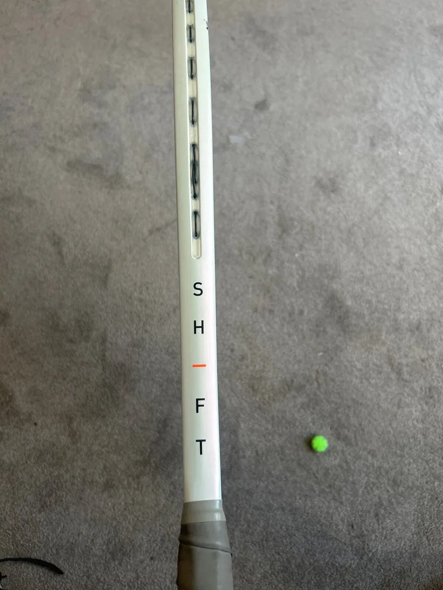 Wilson Shift 99 Tennis Racket - Image 2