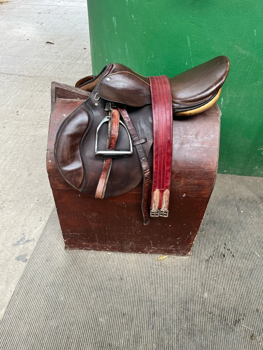 Bernie Saddle like new, - Image 1