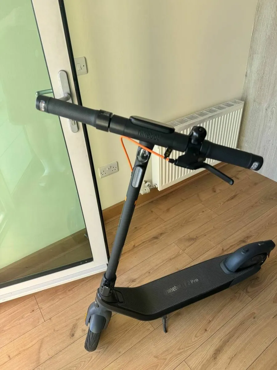 Segway Kickscooter E2 Pro D - Image 1