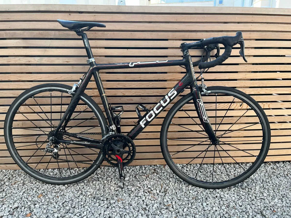 Focus Cayo Carbon Road Bike - Image 1