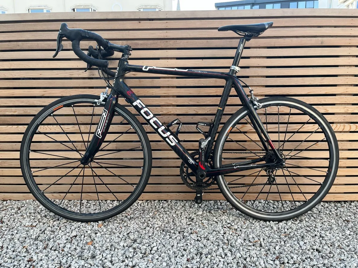 Focus Cayo Carbon Road Bike - Image 2