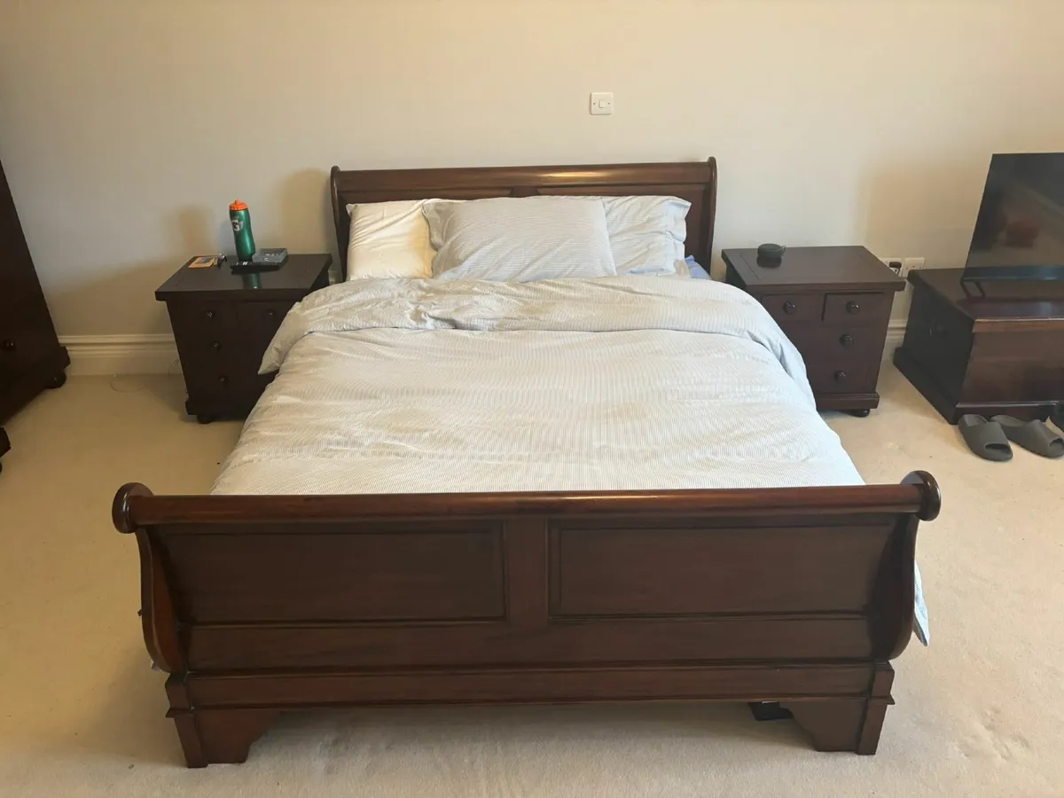 bedroom set - Image 1