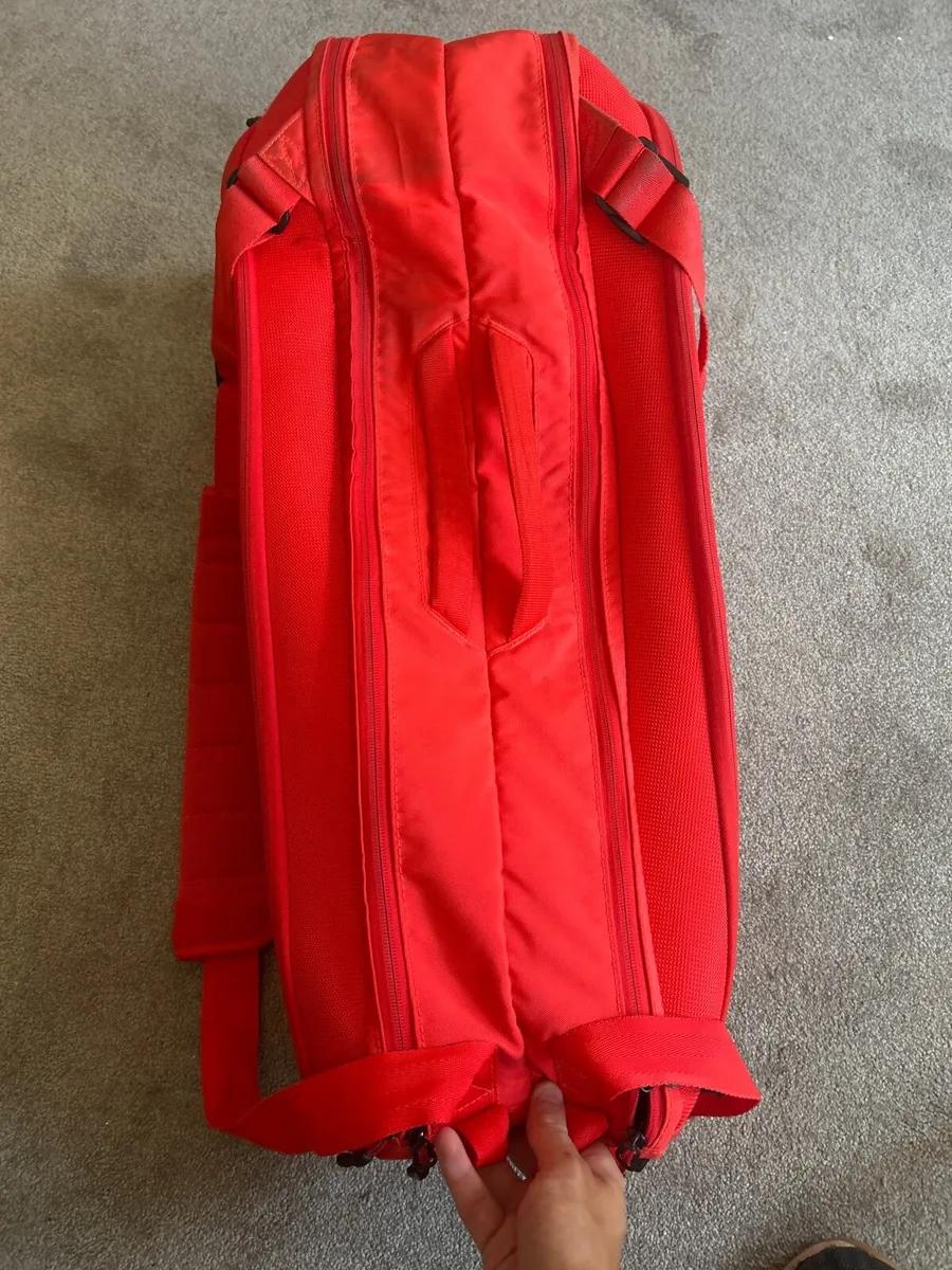 Red Wilson 6 Racket Bag - Image 2