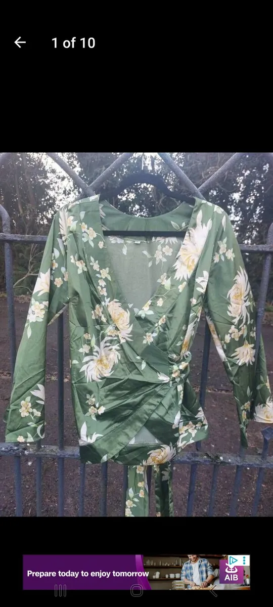 Olive green floral wrap around top (free post) - Image 1