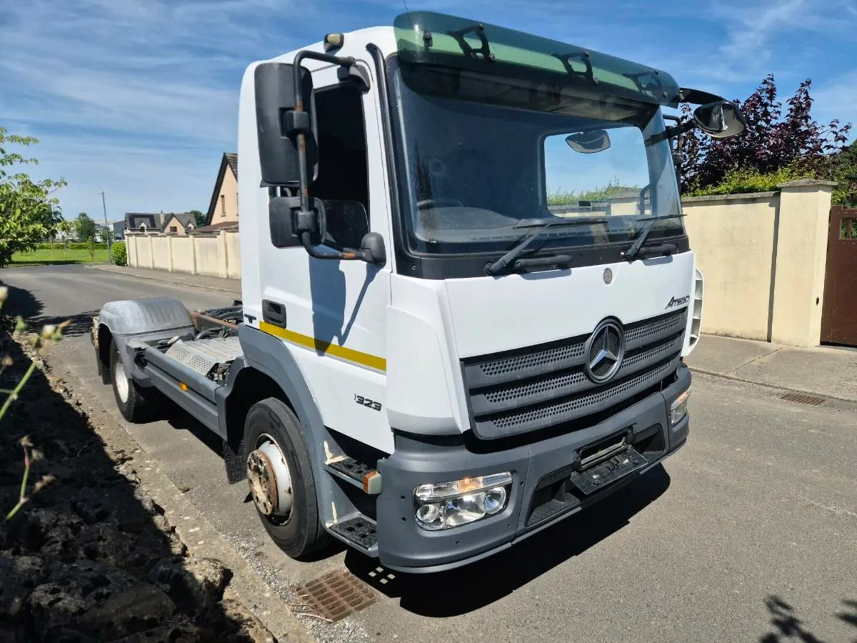 Mercedes 1323 - Image 1