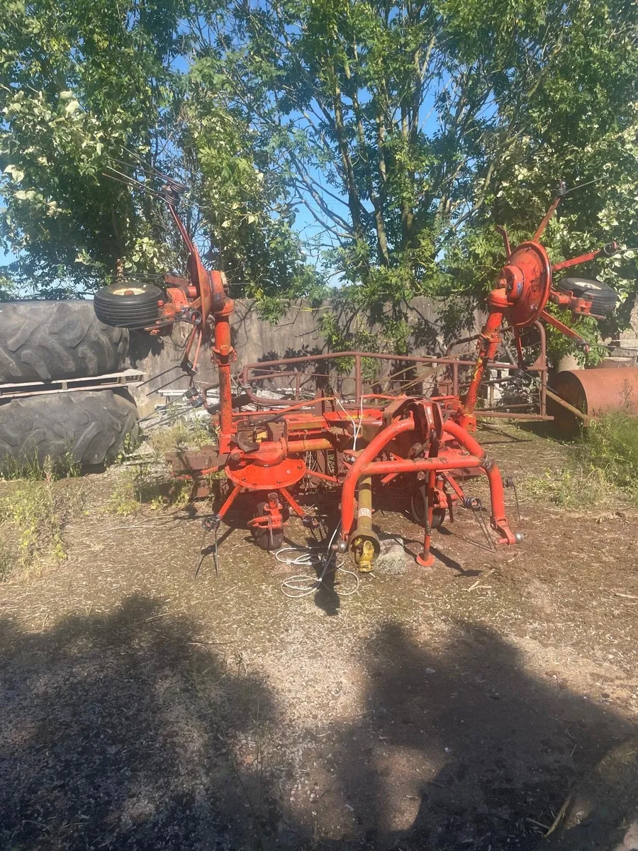 Kuhn 5001 Tedder - Image 1
