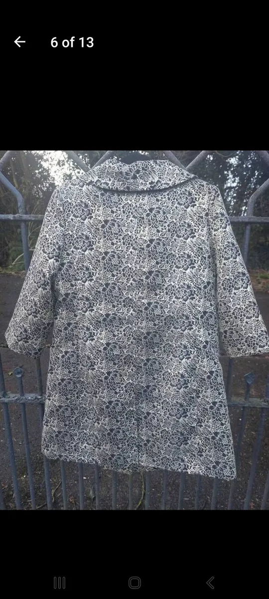 Black and gold metallic brocade coat (free post) - Image 2