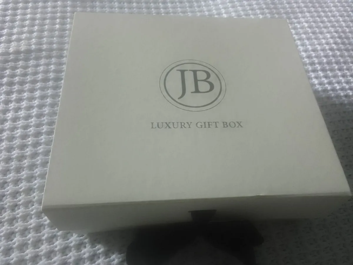 JO BROWNE  LUXURY GIFT BOX BRAND NEW - Image 1