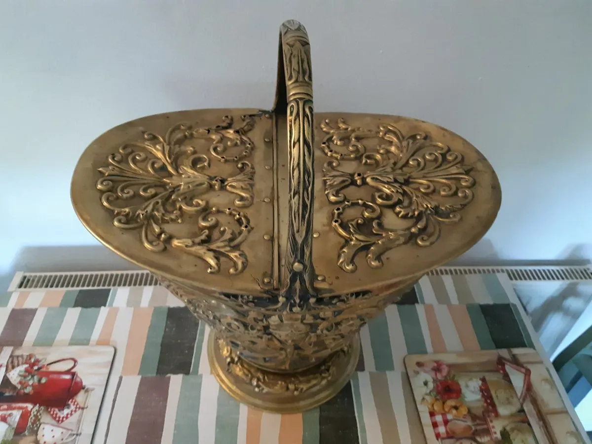 Antique Victorian Brass Double Lidded Coal Scuttle - Image 3