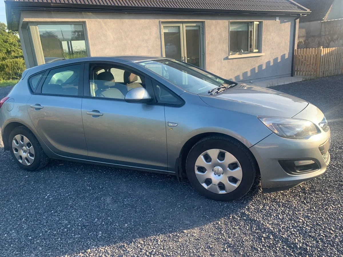 Opel Astra - Image 2