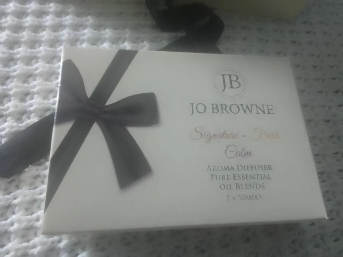 JO BROWNE  LUXURY GIFT BOX BRAND NEW - Image 3