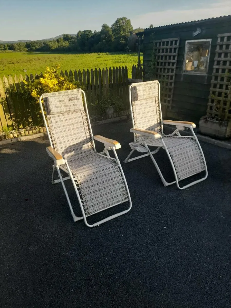 Reclining chairs - Image 1