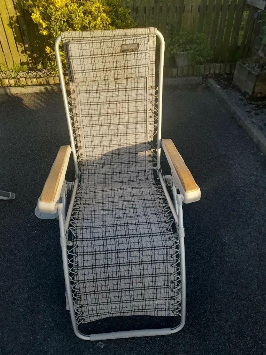 Reclining chairs - Image 3