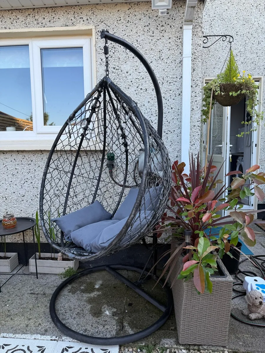 Egg chairs - Image 4