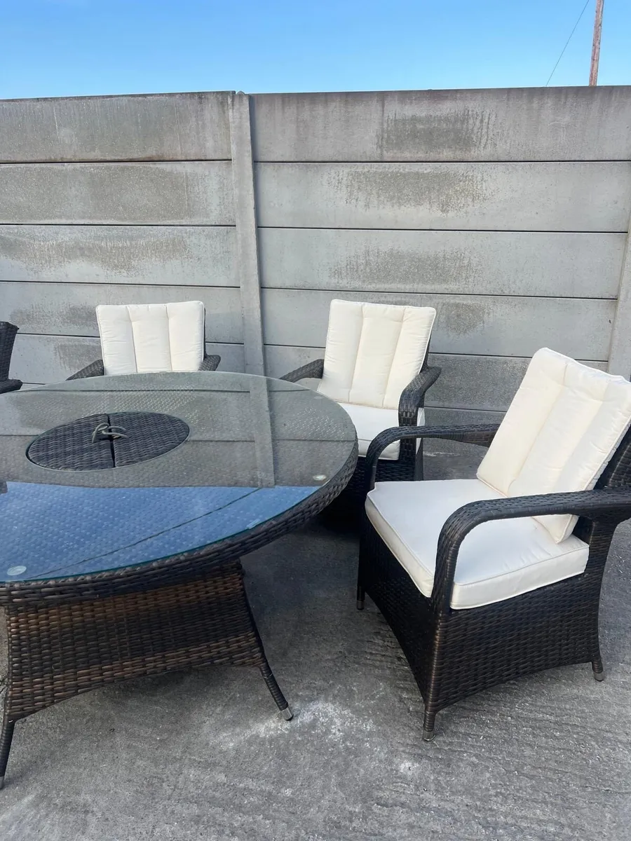 Garden furniture - Image 1