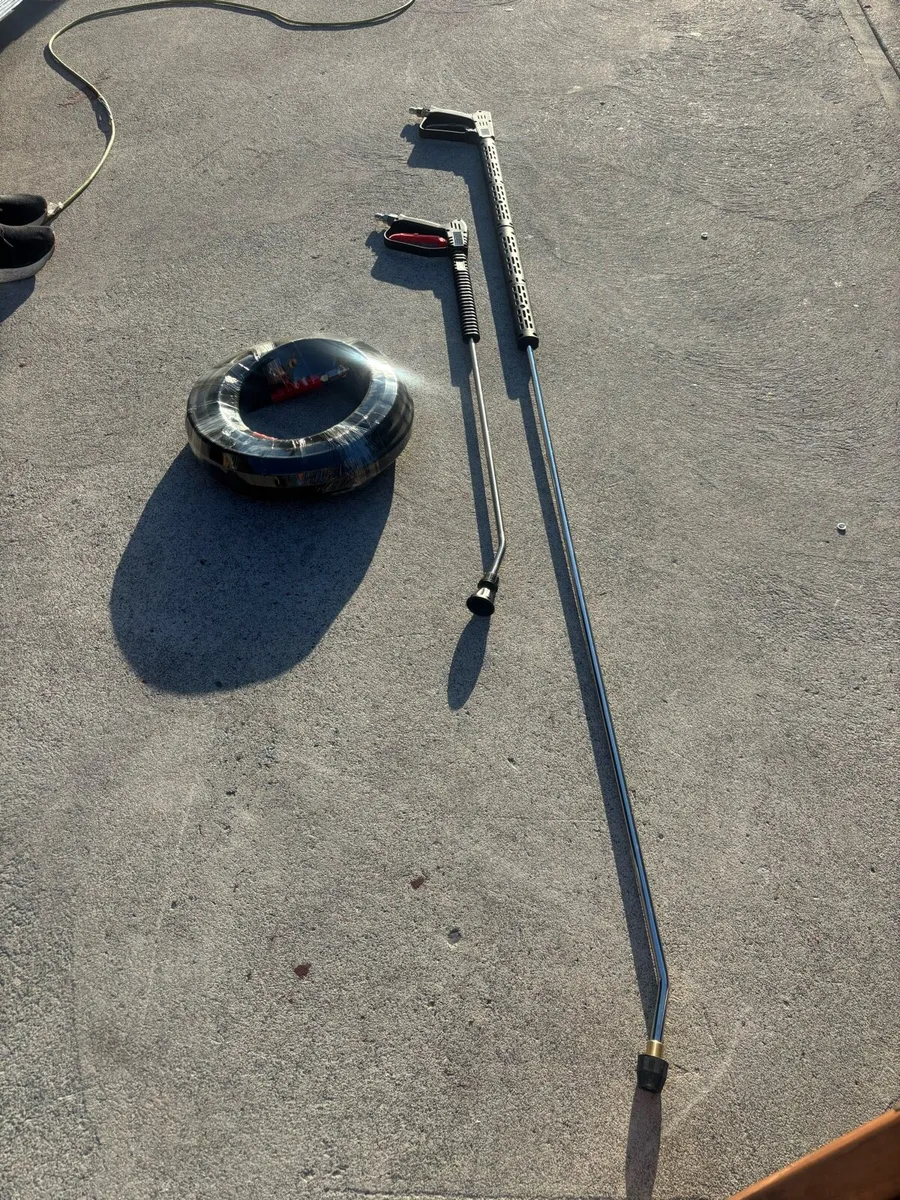 Power washer, hoses and guns - Image 2