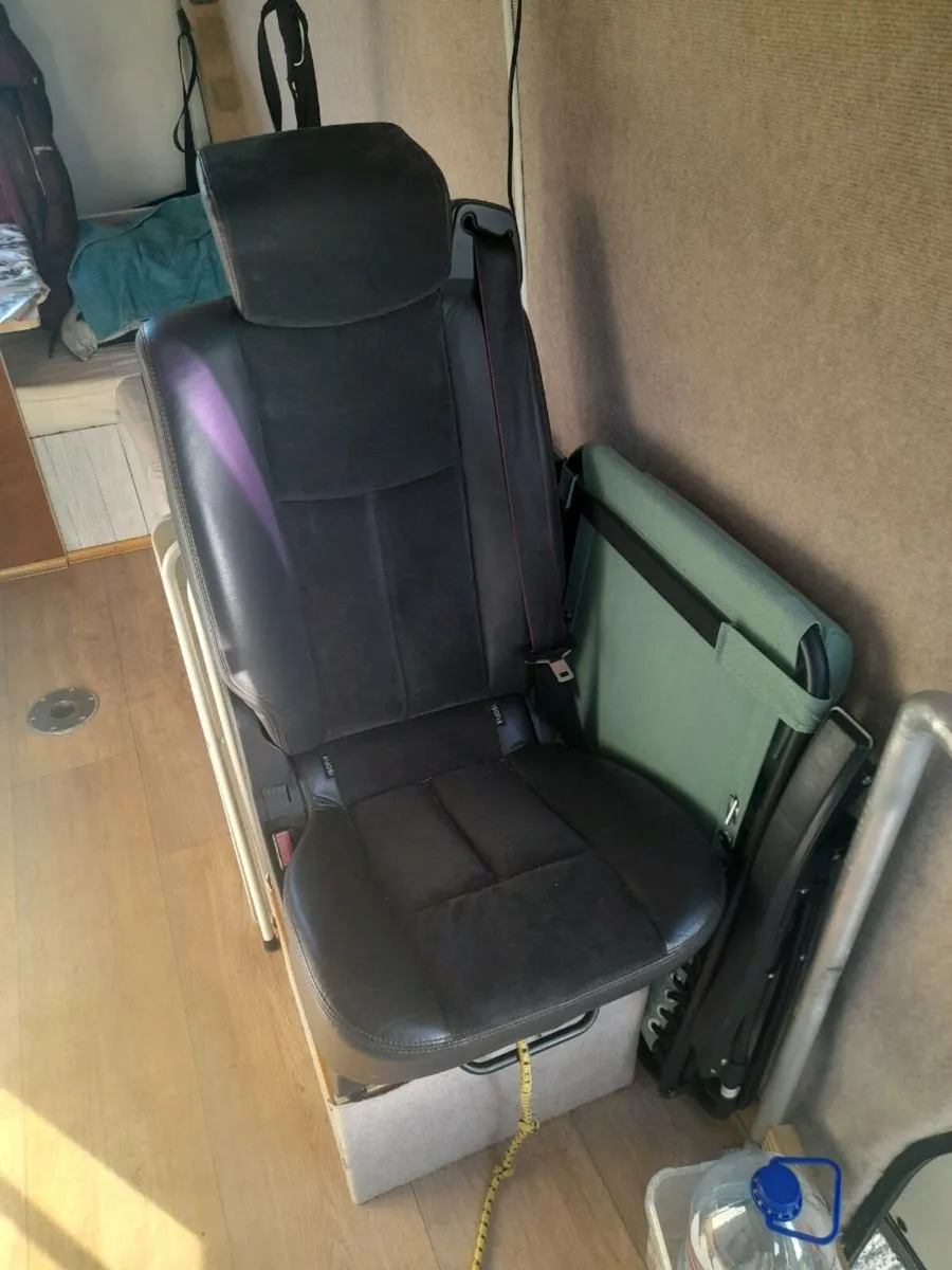 Camper van additional seat, built in seat belts - Image 3