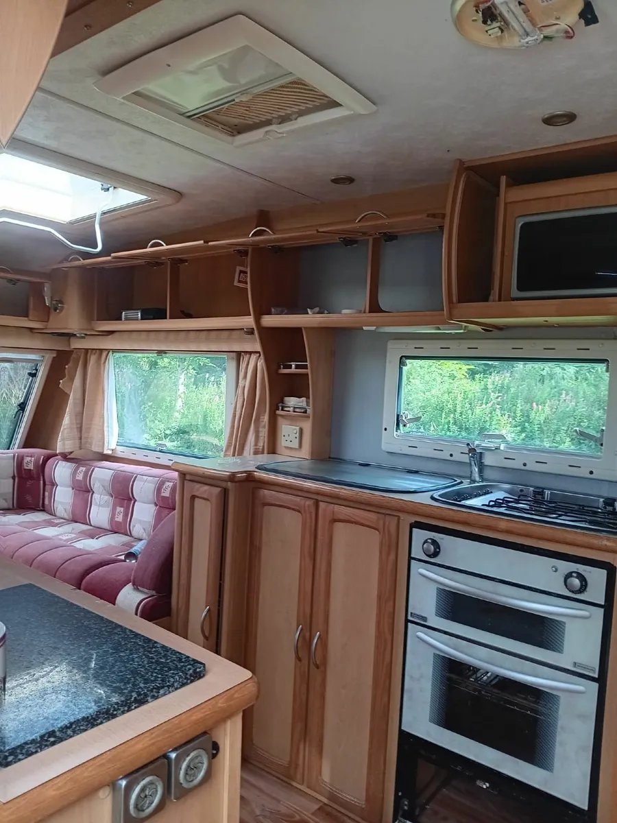 Caravan - Image 1