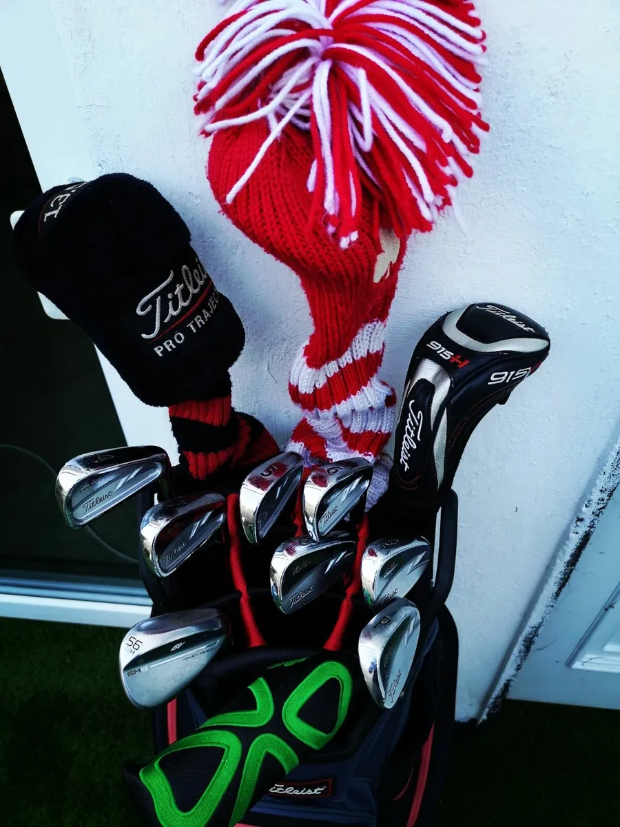 Set of Titleist Golf Clubs - Image 1