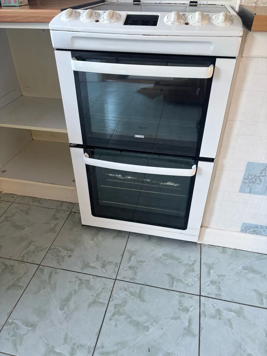 Zanussi stand alone cooker - Image 1
