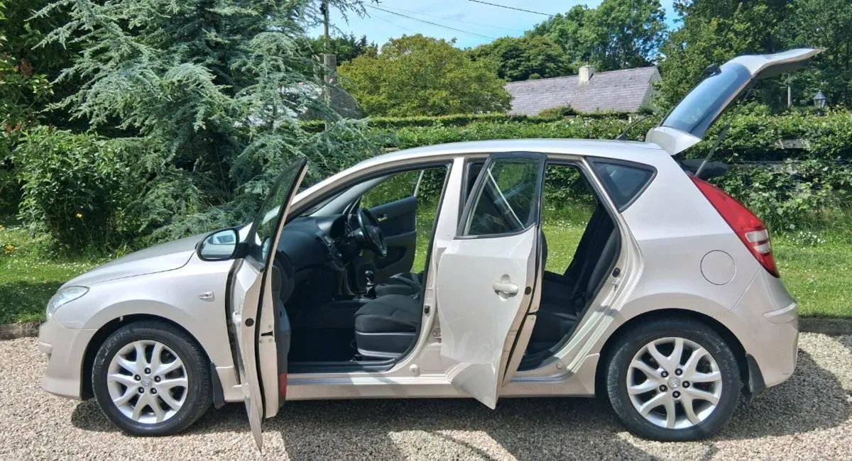 11 i30 1.6 CRDi NCT 05/26 tax09/25 270km - Image 3