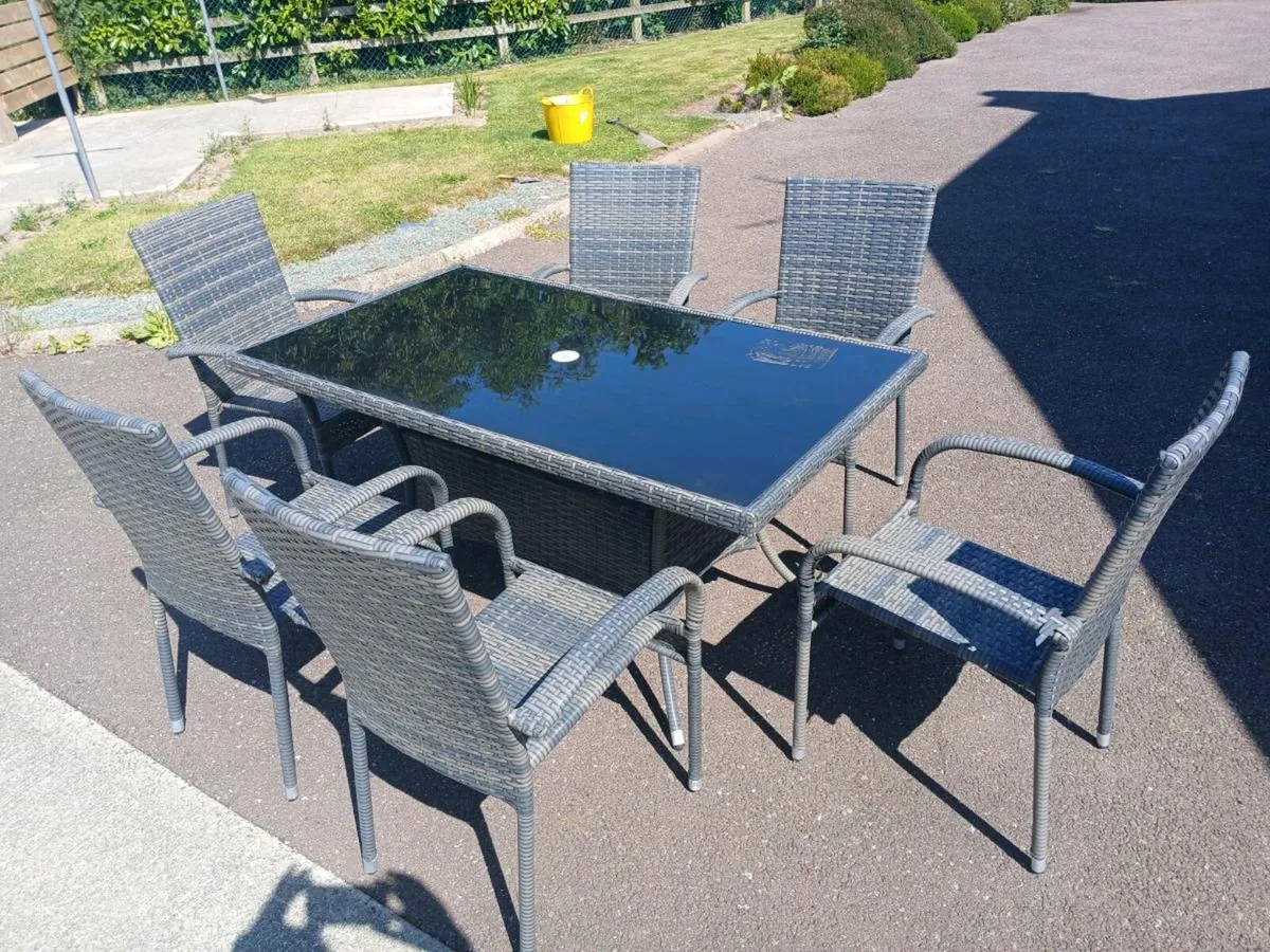 Garden furniture - Image 1