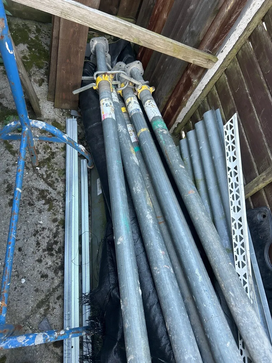 Acrow props