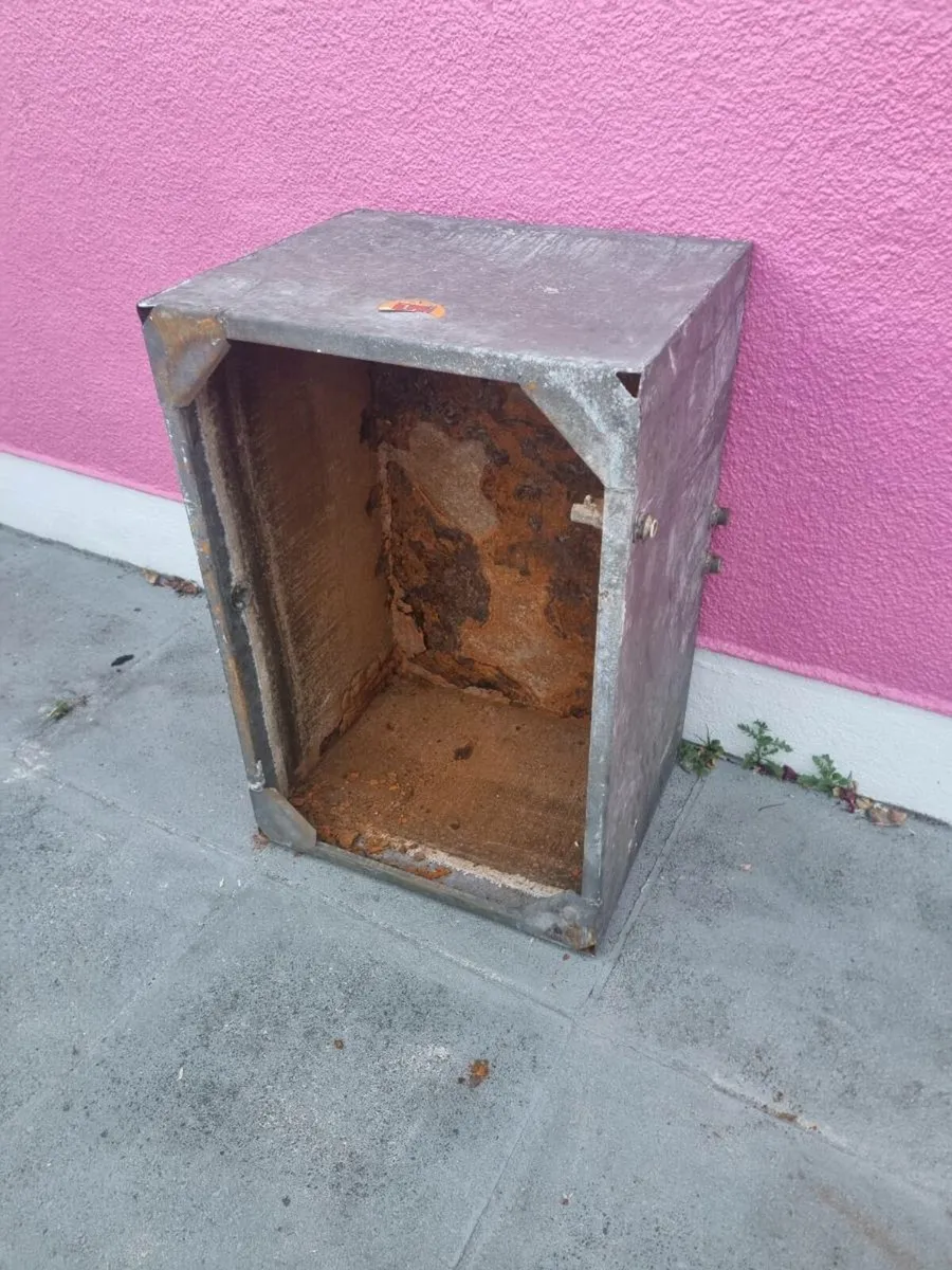 Water Tank - Image 1