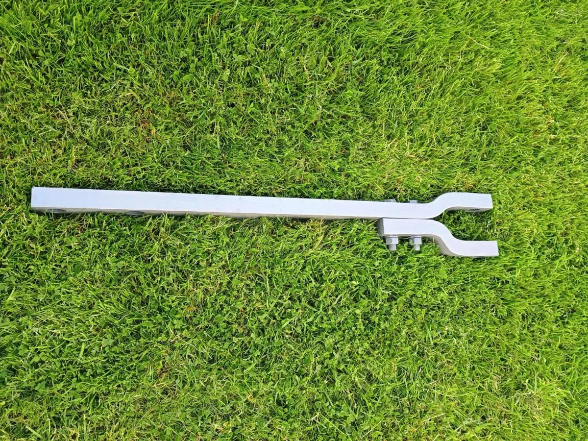 Massey Ferguson swing drawbar - Image 1