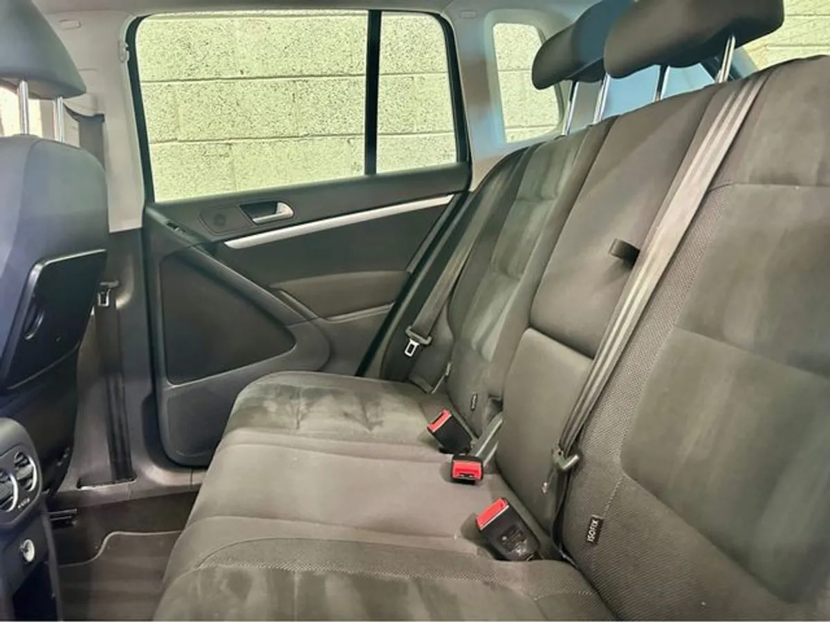 Volkswagen Tiguan Sport 2.0 TDI Manual 6speed 110 - Image 3
