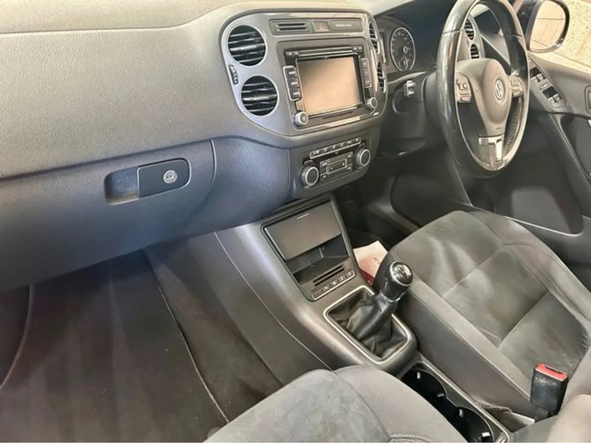 Volkswagen Tiguan Sport 2.0 TDI Manual 6speed 110 - Image 4