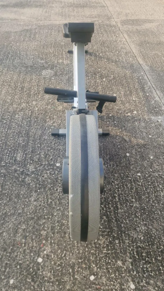 Rowing Machine - Image 3