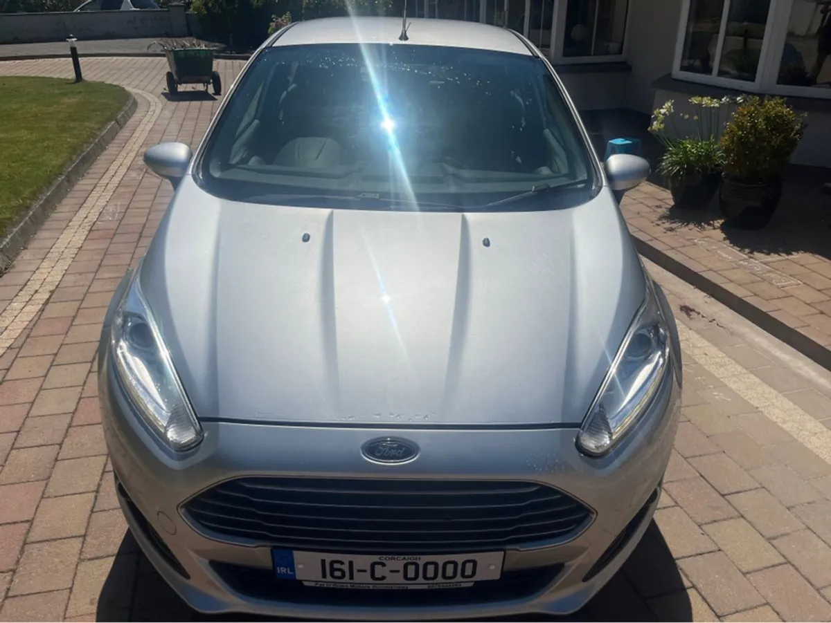 Ford Fiesta Zetec - Image 2