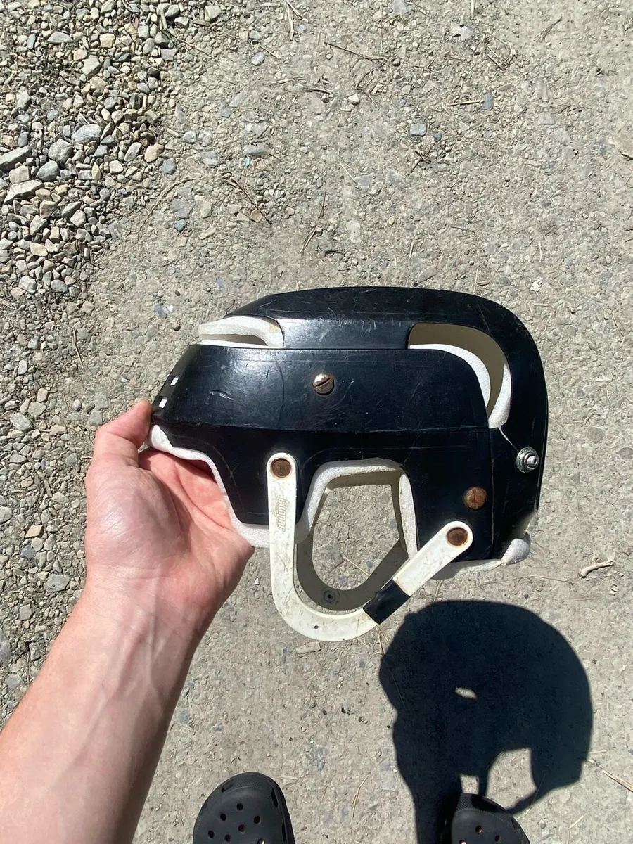 Oldstyle cooper sk100 senior black hurling helmet - Image 2