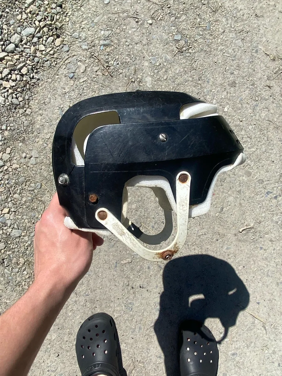 Oldstyle cooper sk100 senior black hurling helmet - Image 3