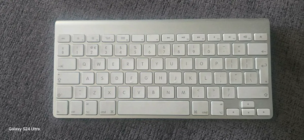 Apple keyboard - Image 2