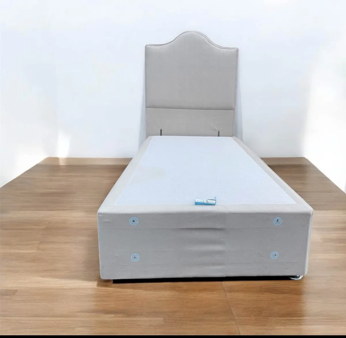 Single bed with headboard - Image 2