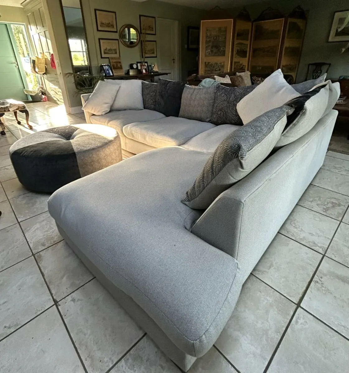 L shaped sofa and foot rest - Image 4