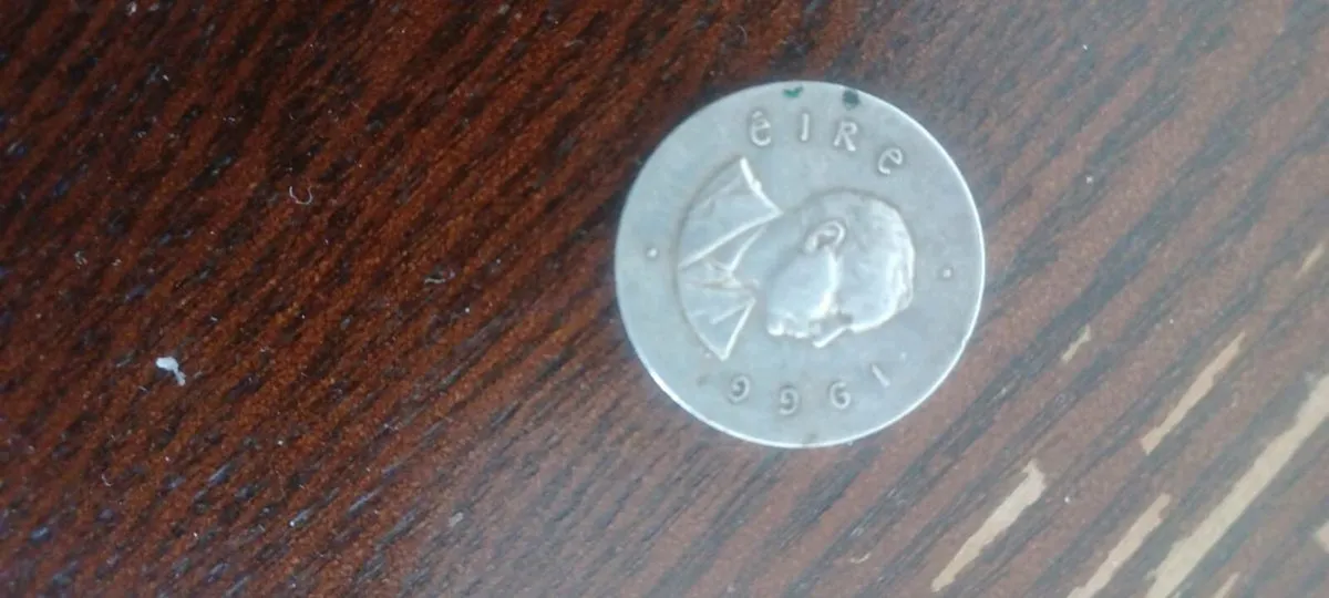 Old Irish Coin Silver Scilling - Image 3