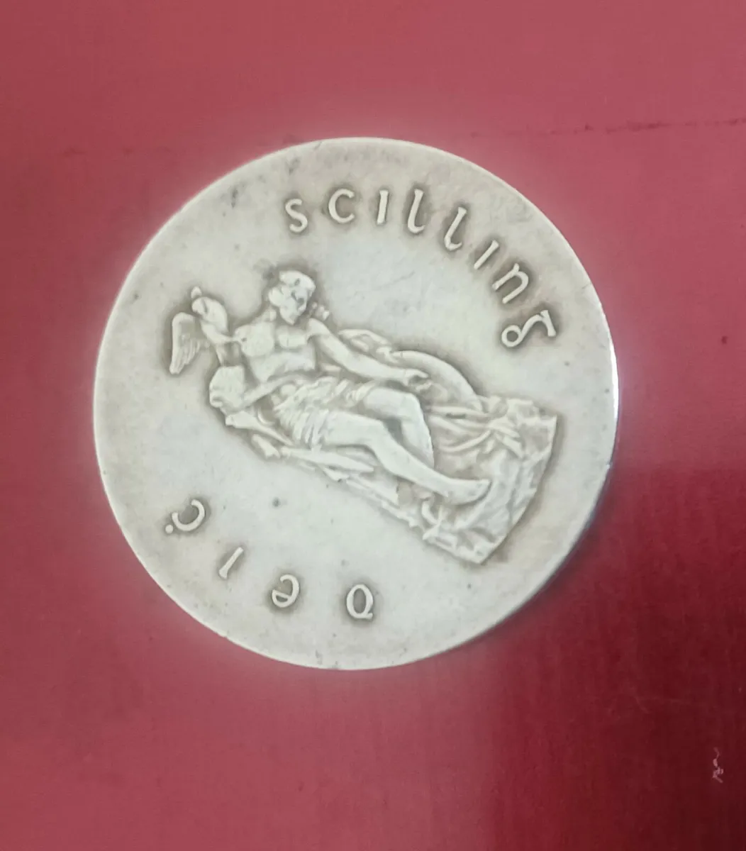 Old Irish Coin Silver Scilling - Image 1