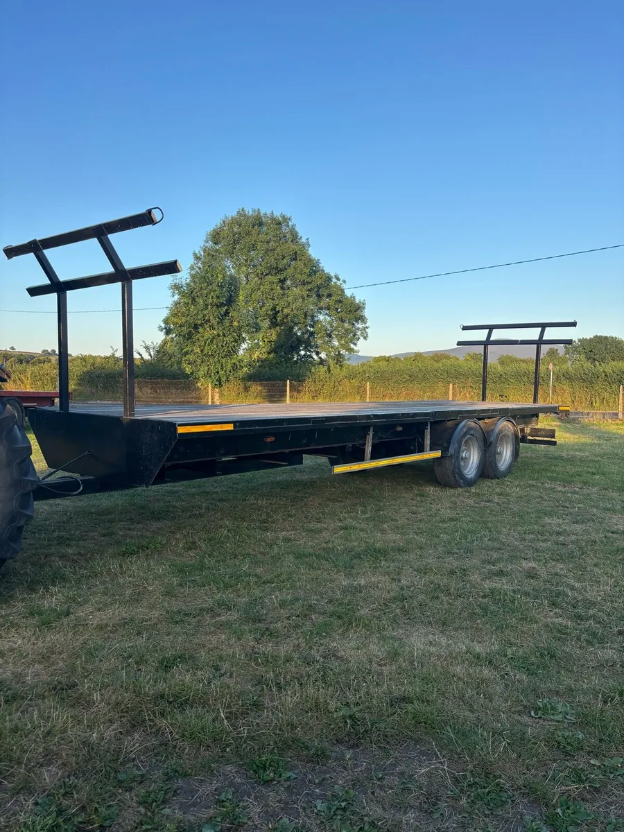 Bale trailer - Image 2