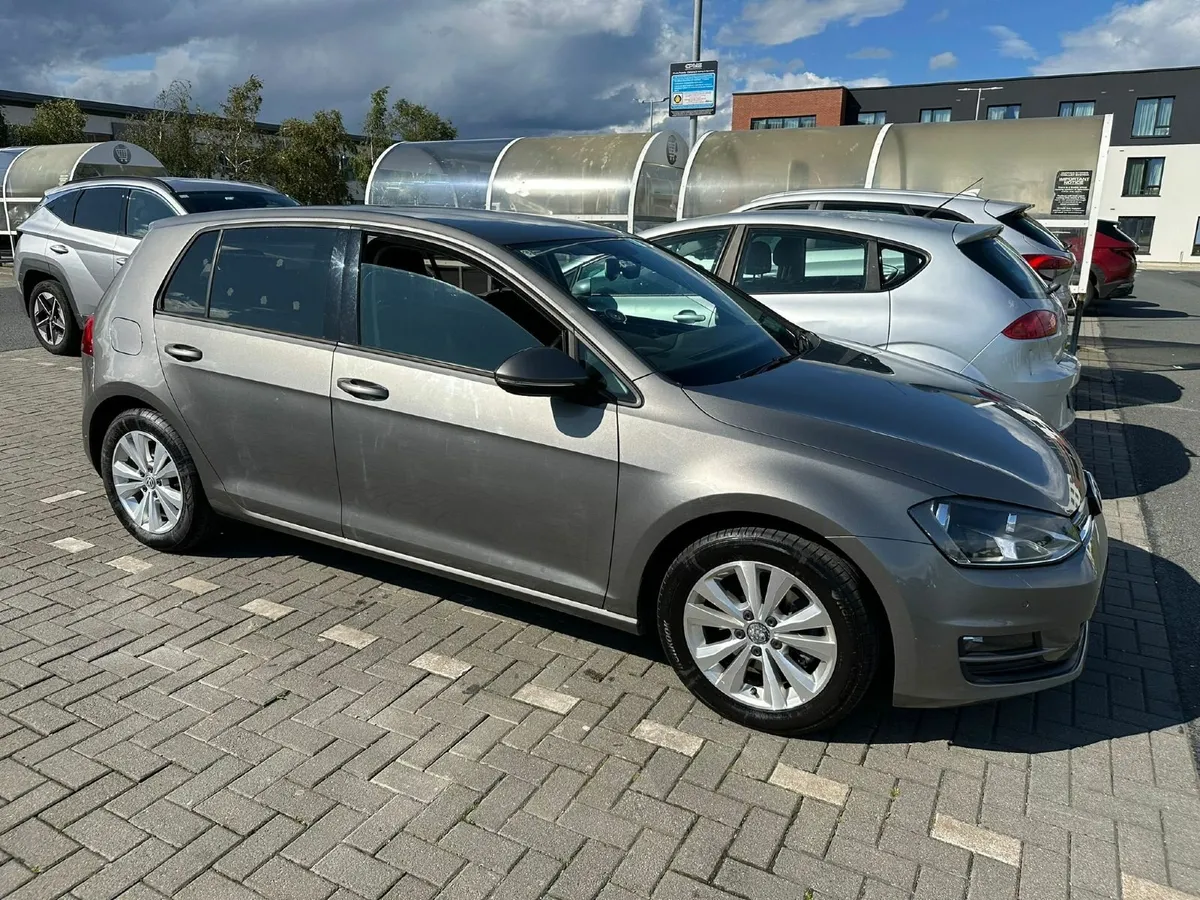 VW Golf 2015 1.6 TDI DSG AUTOMATIC BLUE MOTION - Image 2