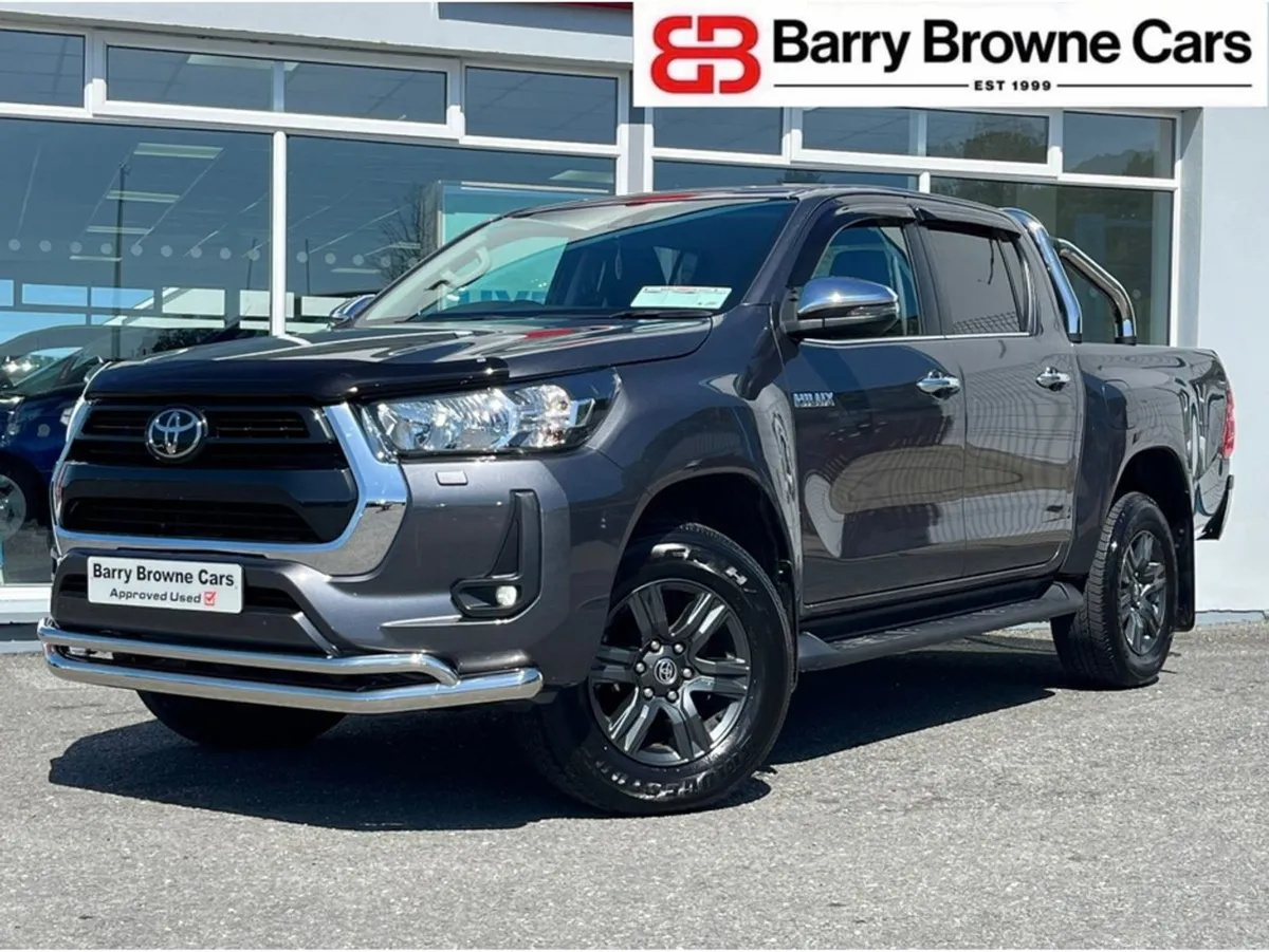 Toyota HiLux 2.8 SR5 Double CAB 4DR - Image 1