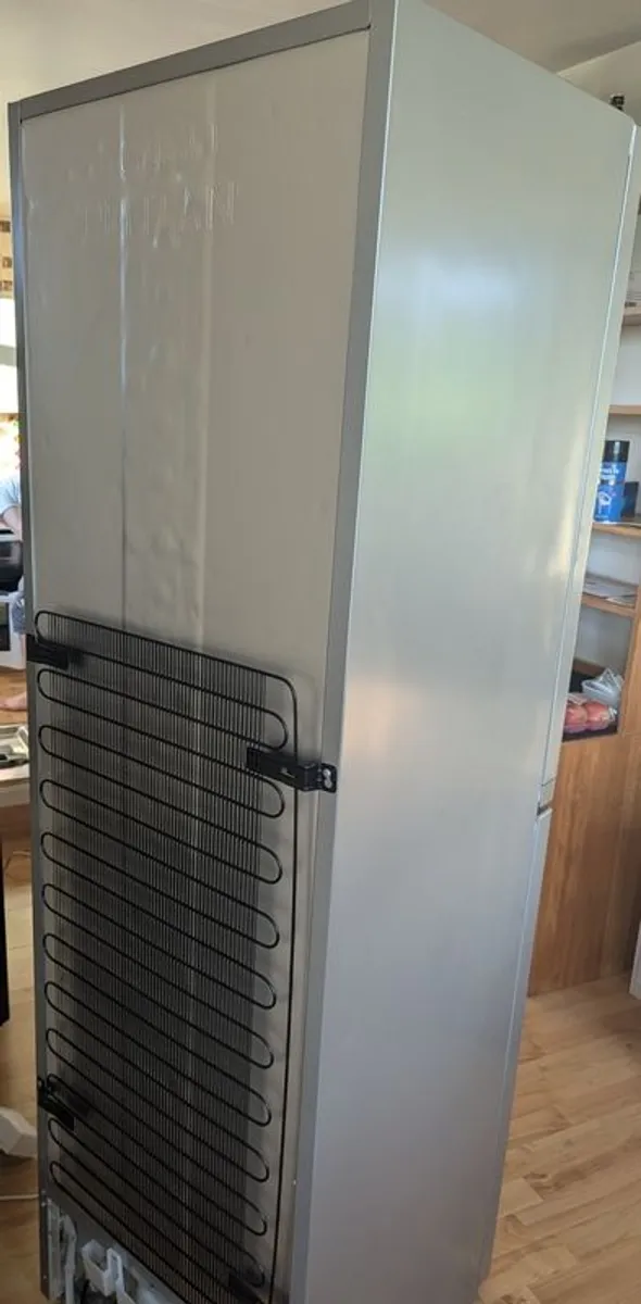 Hotpoint fridge freezer - Image 2
