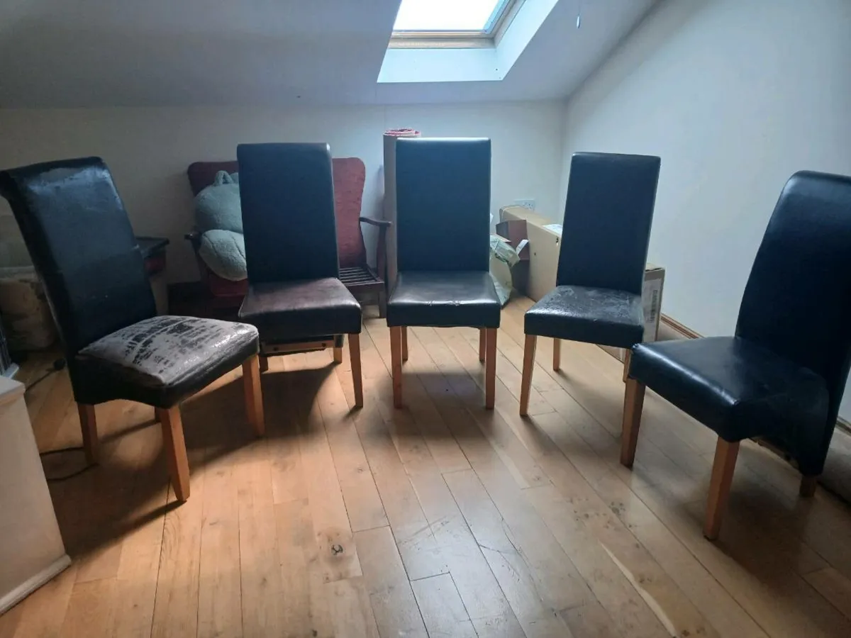 5 chairs - Image 1