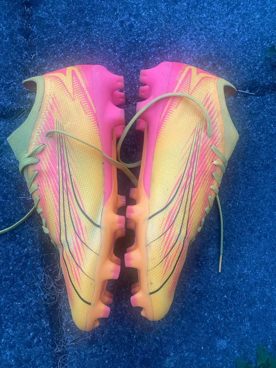 Football boots - Image 2