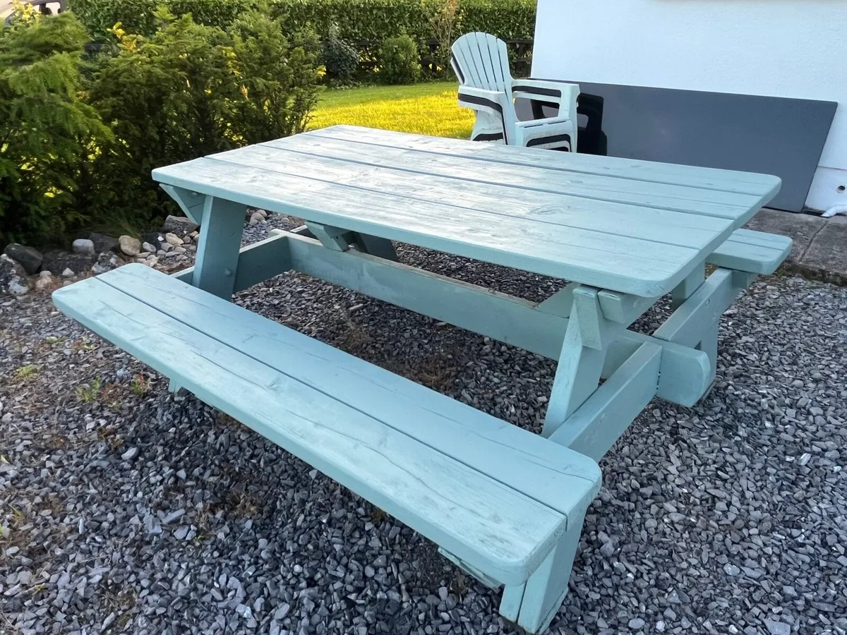 Picnic table/garden furniture - Image 1