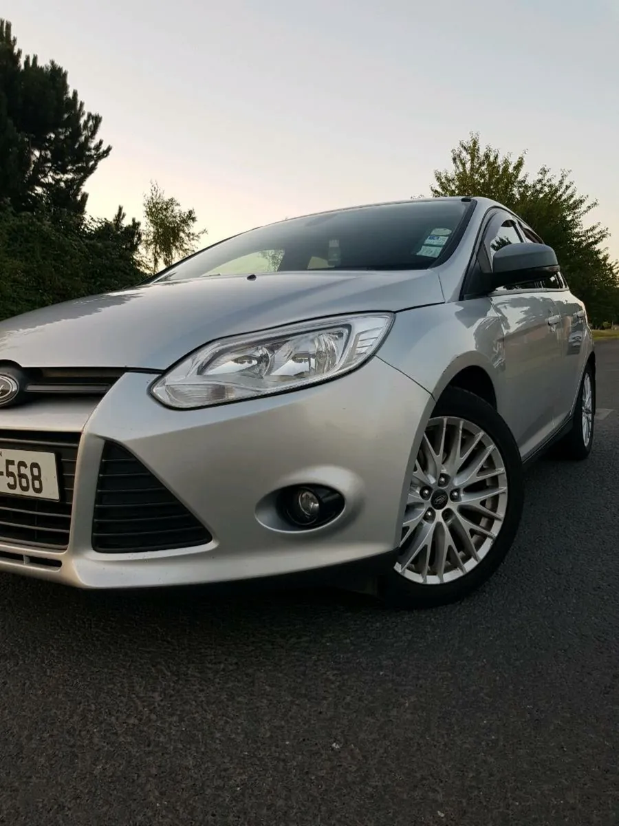 Ford Focus Excellent cond, Sport trim, Upgr radio - Image 2