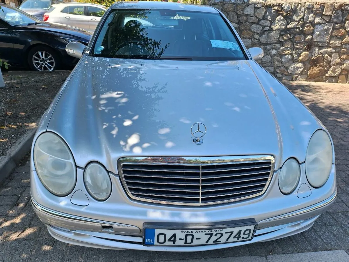Mercedes Benz W211 E240 V6 177 bhp Avantgarde - Image 2