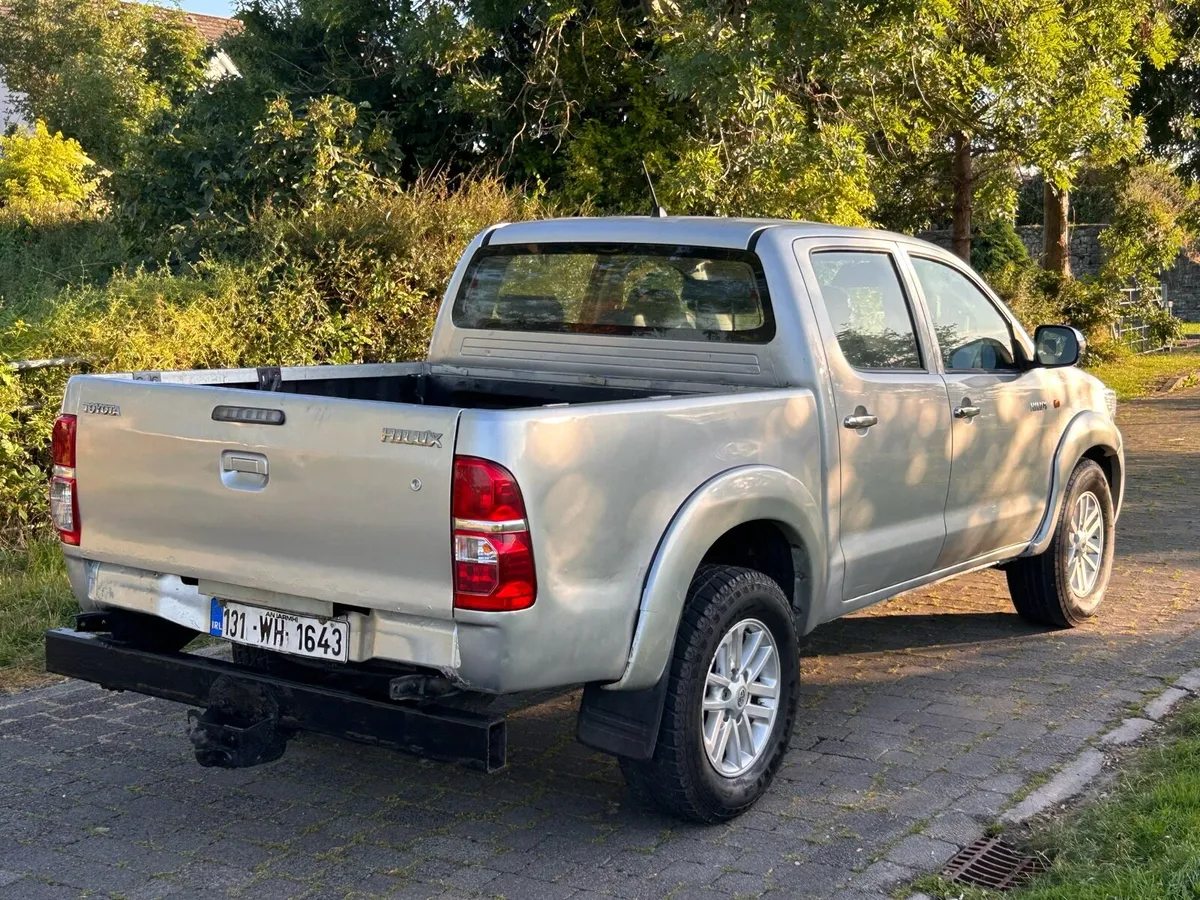 131 Toyota Hilux 2.5 New doe - Image 3
